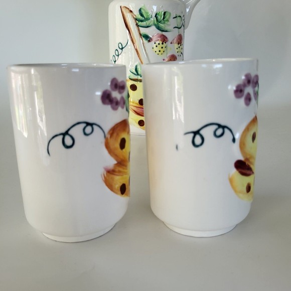 Vintage Pitcher and 2 Juice Cups Fruit Hand Painted Made in Japan Ceramic - Picture 3 of 10